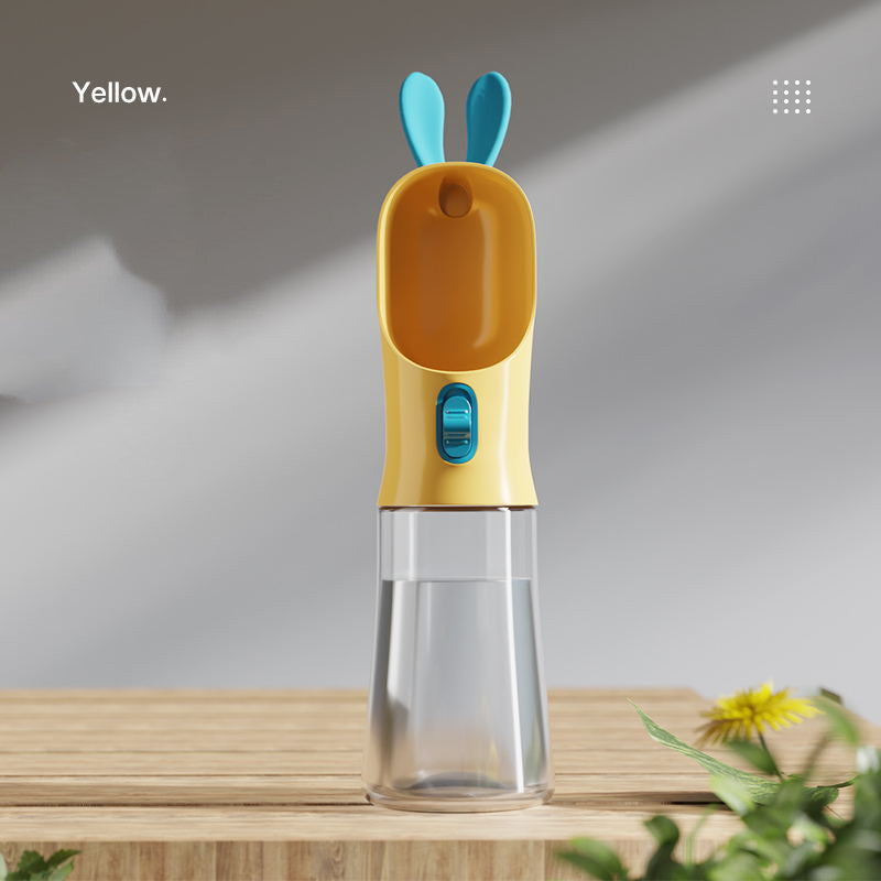 portable pet water bottle for dogs and cats lifestyle image 3